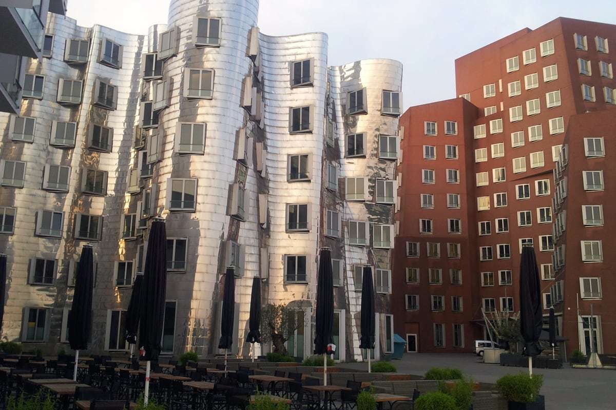 Gehrybauten Düsseldorf Gehrybauten in Düsseldorf mit Airflow Lüftungsgeräten